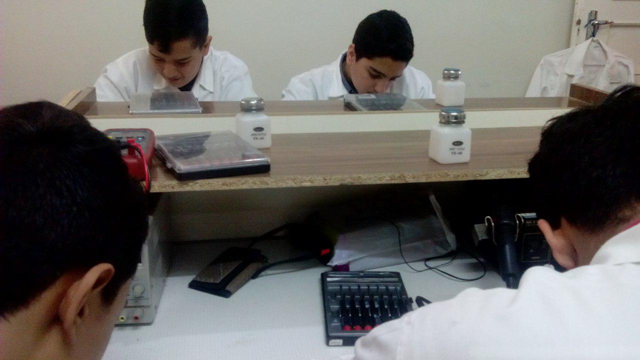 کارآموزان تعمیرکار تلفن همراه | شهریورماه 96